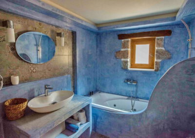 To Spiti Mas - Apartment 1 - Bathroom with Jacuzzi